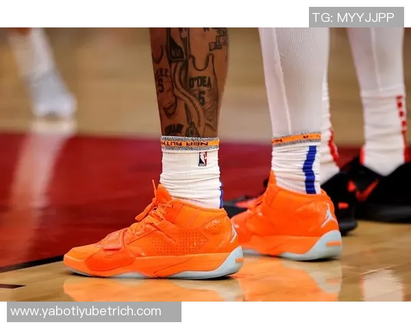 锡安首节表现出色轻松拿下10分2篮板4助攻2抢断展现全能实力