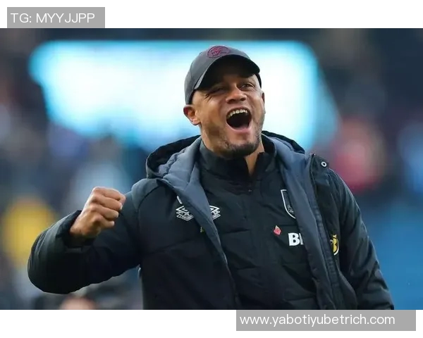 拜仁高层与孔帕尼今夏欲引西蒙斯交易遭赫内斯否决 拜仁高层与孔帕尼今夏欲引西蒙斯交易遭赫内斯否决